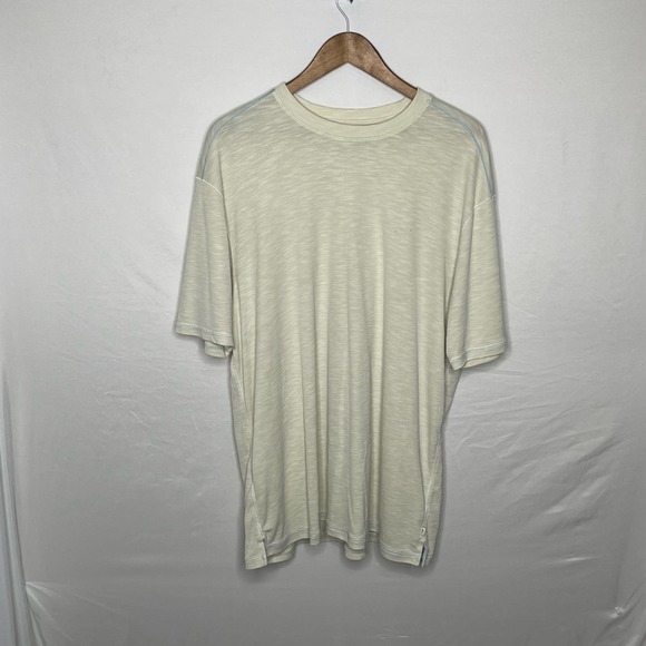 Tommy Bahama Casual Short Sleeve Light Yellow T-Shirt Size 2XL - Picture 1 of 5